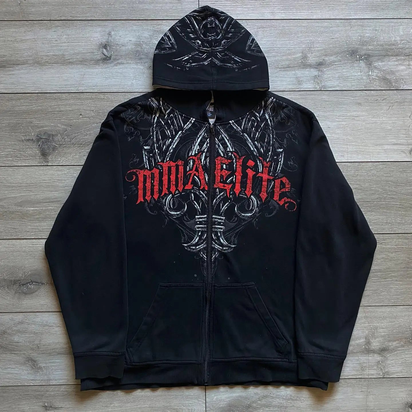 VibeWear™ — Hoodie Tap Out Skull Y2K Unisex