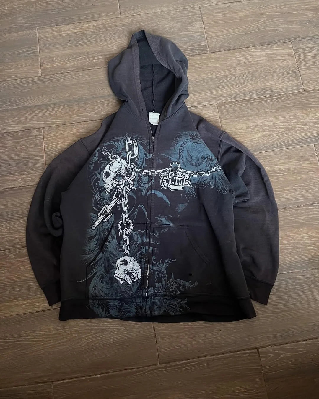 VibeWear™ — Hoodie Tap Out Skull Y2K Unisex