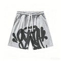 VibeWear™ Short Streetwear Noir Graffiti Lettres Blanc — Séchage Rapide Unisexe